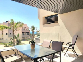 1º Línea de playa con piscina panorámica & parking